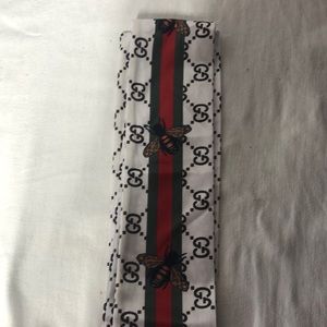 One size for women for your hair for a purse for pants for everything